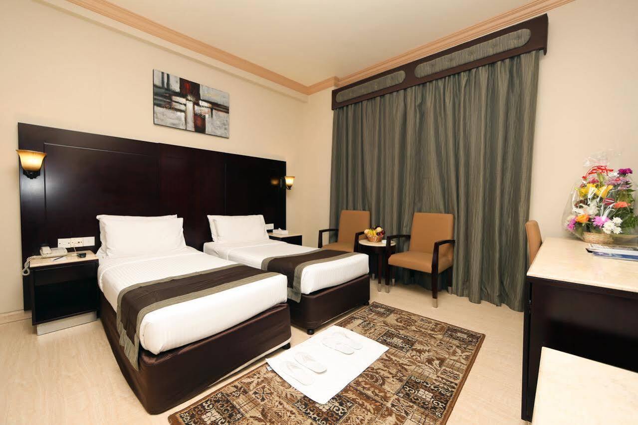 Signature Inn Al Riqqa Dubai Exteriör bild