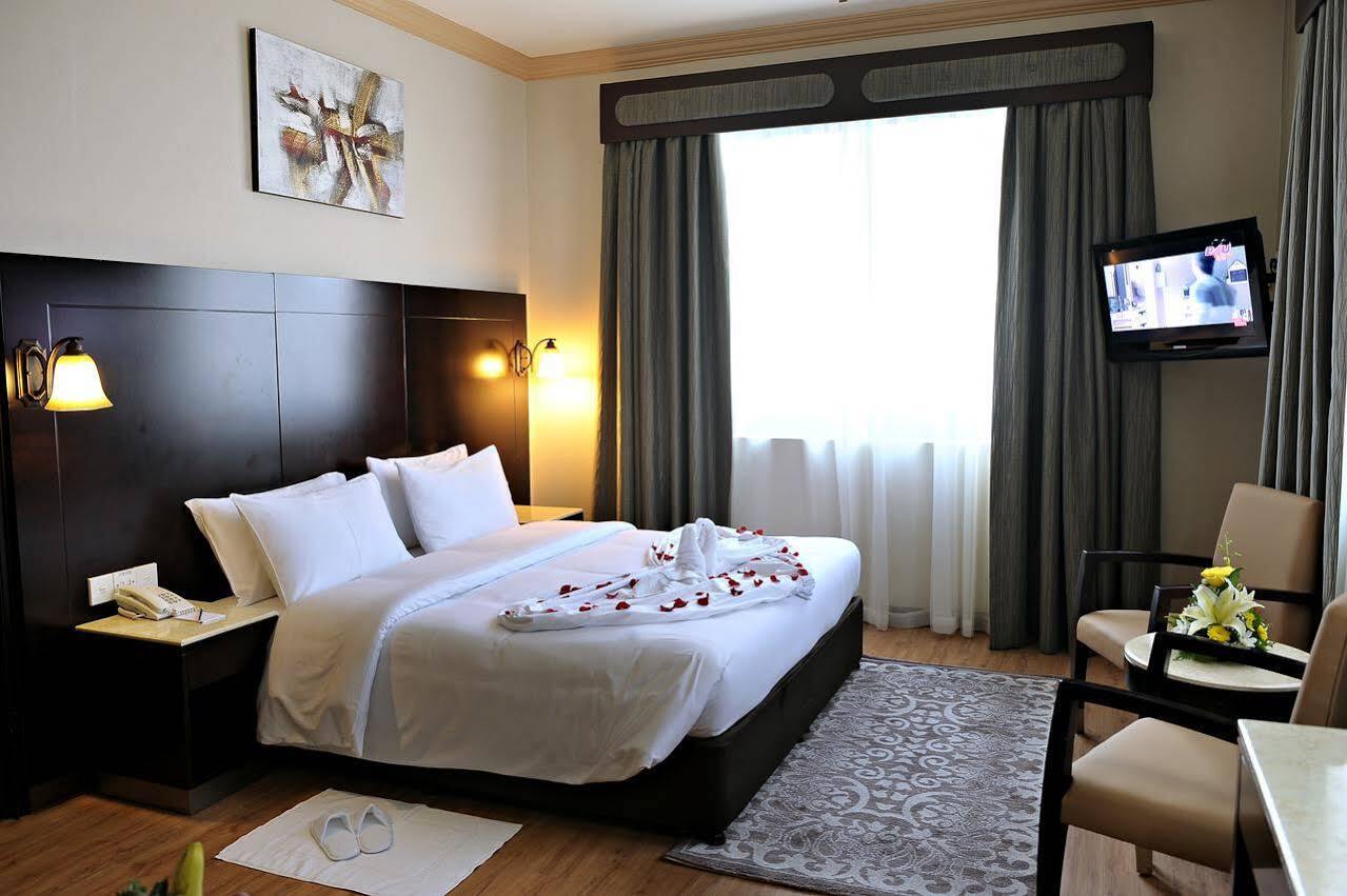 Signature Inn Al Riqqa Dubai Exteriör bild